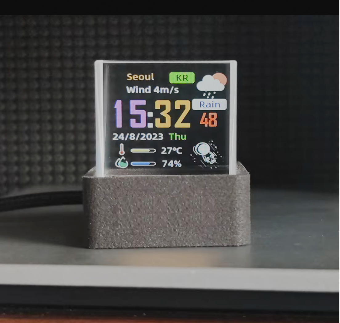 HoloCube Pro: Holographic Photo Display, Smart Weather Station, and Digital Clock with GIF Animations